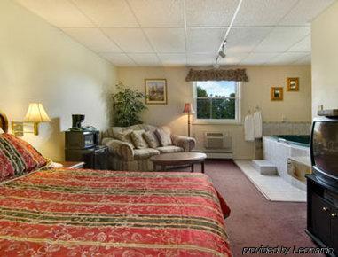 Travelodge Inn & Suites Латам Номер фото